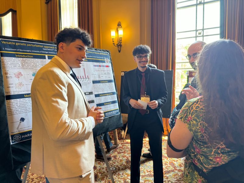 Sajed presenting at the MiSfN conference